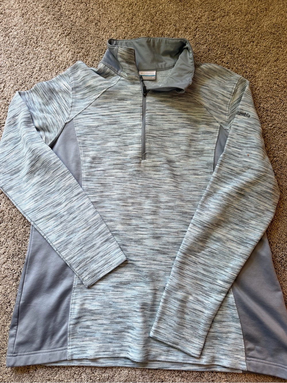 Columbia Light Gray Knit Pullover with Blue Accent